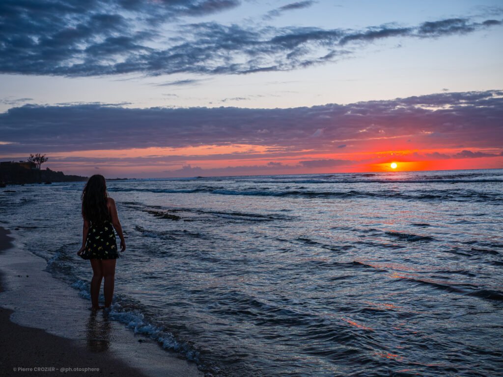 femme coucher de soleil femme coucher de soleil